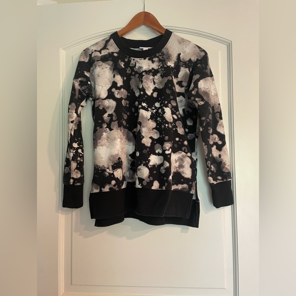 LuLaRoe Hannah Black and White Splatter Print Women's Sweater